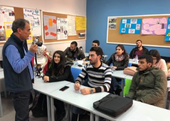 ورشة تدريب على تقنيات التصوير الفوتوغرافي والفيديولمئاتي تلميذ من الجامعة الأميركية في بيروت