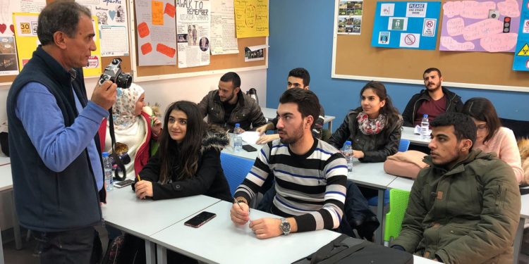 ورشة تدريب على تقنيات التصوير الفوتوغرافي والفيديولمئاتي تلميذ من الجامعة الأميركية في بيروت