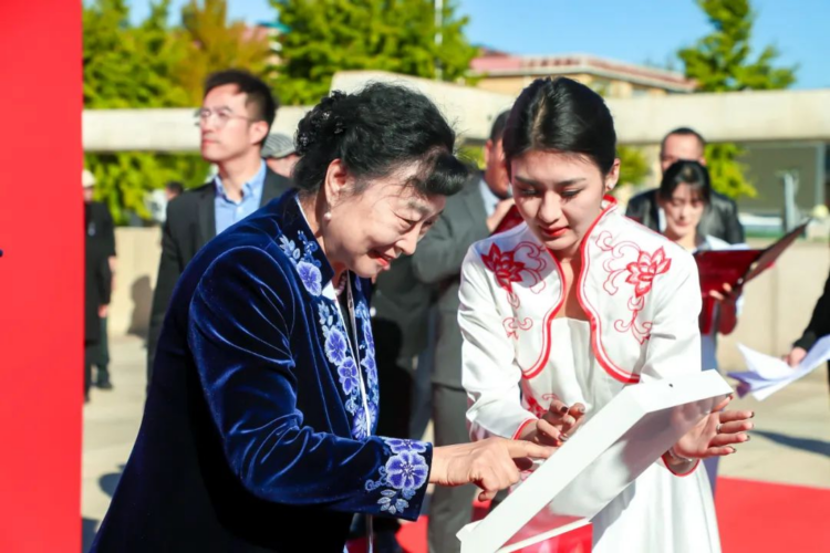 Heads of Photographic Societies Exhibition at the China Millennium Memorial World Art Center in Beijing from October 21 to 29