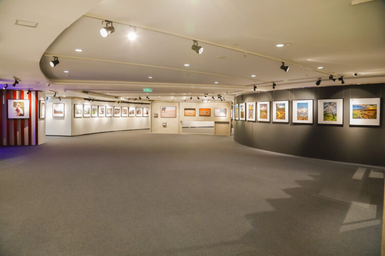 Heads of Photographic Societies Exhibition at the China Millennium Memorial World Art Center in Beijing from October 21 to 29