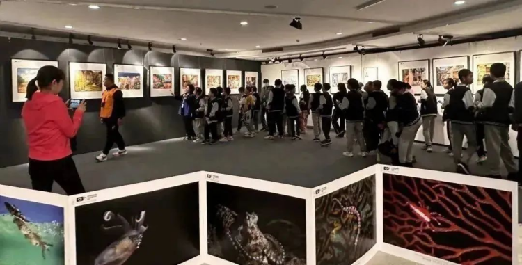 Heads of Photographic Societies Exhibition at the China Millennium Memorial World Art Center in Beijing from October 21 to 29