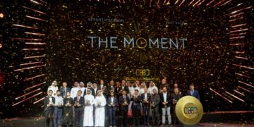 سمو الشيخ منصور بن محمد بن راشد آل مكتوم يكّرم الفائزين بالدورة السابعة للجائزة “اللحظة”