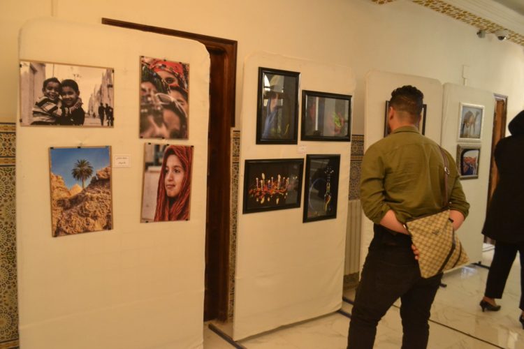 افتتاح الصالون الوطني الثالث للصورة الفوتوغرافية تحت شعار ” العدسة فن والوان “