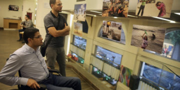 أم البدايات والنهايات.. أبناؤها يستحقون الحياة فلسطين في “مهرجان بيروت للصورة 2019”