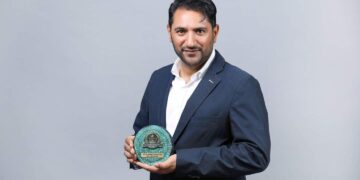 المصور البحريني عيسى إبراهيم أول مصور ينال هذا اللقب حول العالم لقب (GPU GRAND MASTER)