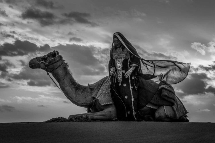 فاطمة الموسى – الإمارات العربية المتحدة​ ​ ​ – جائزة الشخصية الفوتوغرافية الواعدة